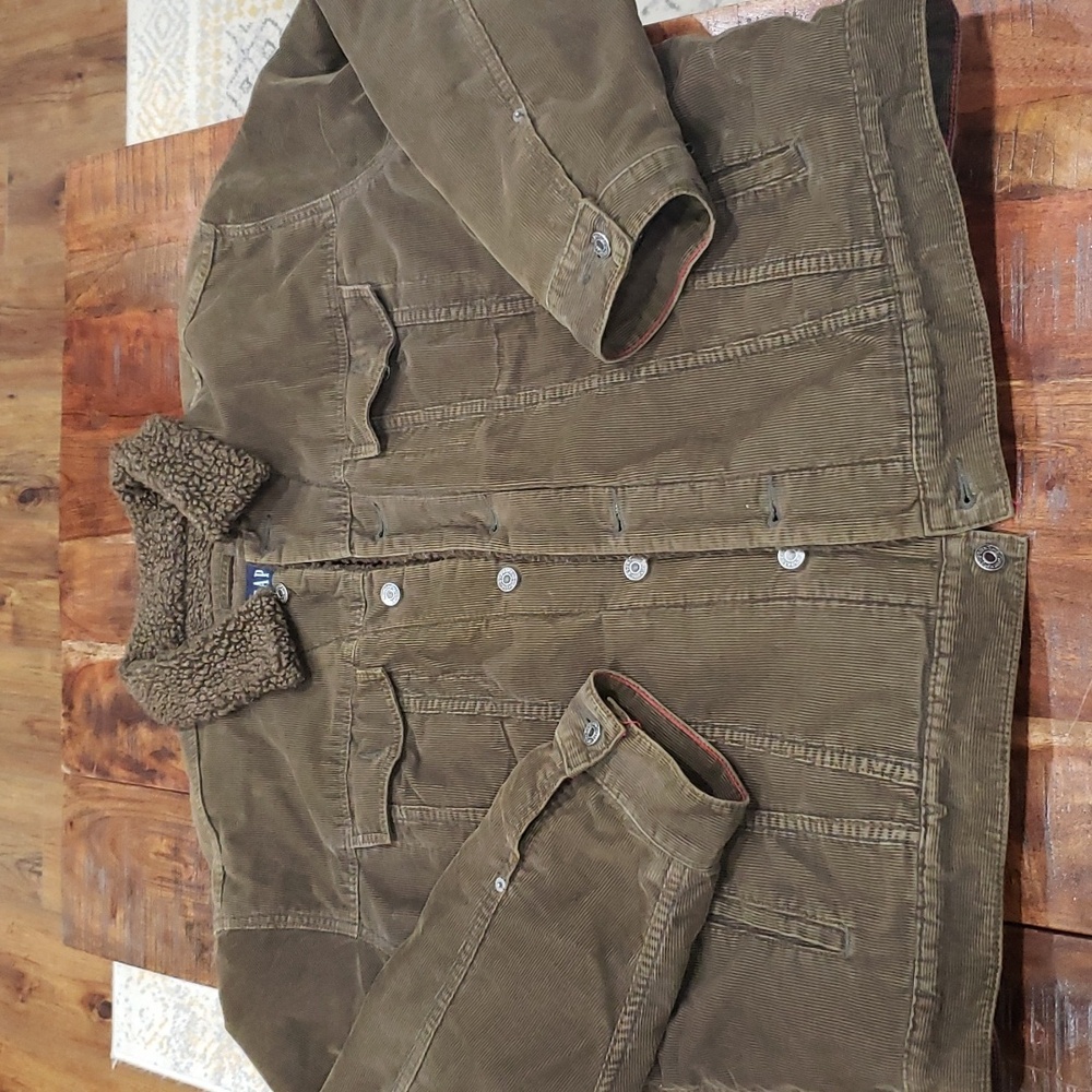 Retro vintage GAP barn style or jean jacket style corduroy Gorpcore coat